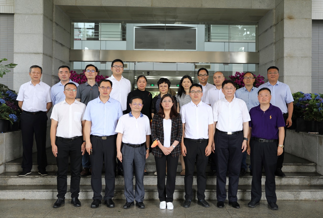 安博(中国)anbo·官方网页版,与东南大学签订产学研战略合作协议，瞿磊获颁“东南大学至善教育贡献奖”